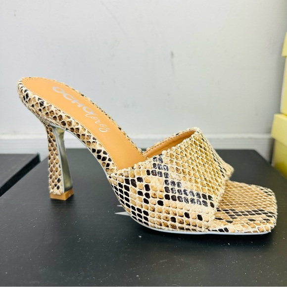 Tan snake skin heel - Picture 6 of 6